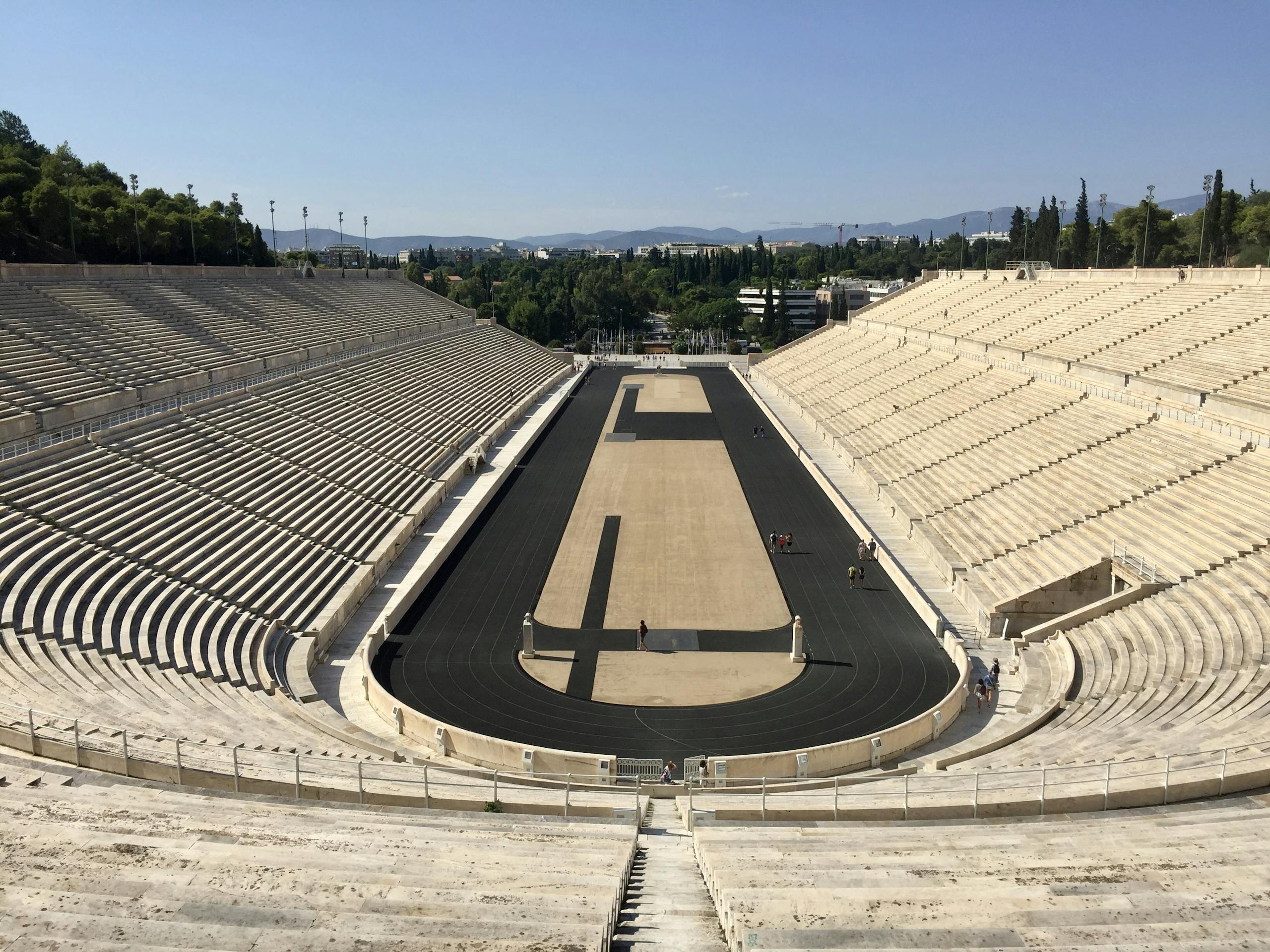 Stadion Panateński w Atenach, Grecja, prezentujący swoją historyczną marmurową strukturę.