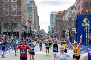 maraton bostonski grupa biegaczy